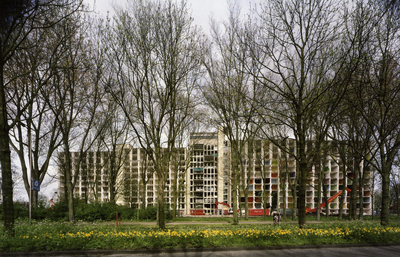 500849 Gezicht op het verzorgingscentrum Titus Brandsma (Grote Trekdreef 87) te Utrecht, vanaf de Einsteindreef, ...